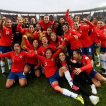 ¡Es ley!: mujeres futbolistas podrán acceder a contrato de trabajo y sueldo