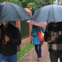 Lluvias en la Región Metropolitana se mantendrán hasta esta jornada y se esperan tormentas eléctricas en algunos sectores de la capital