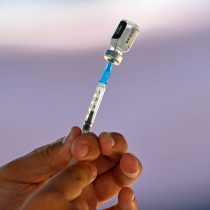 Vacuna china contra variantes de Ómicron se someterá a ensayos clínicos