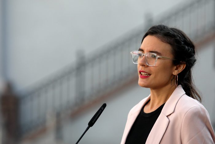 Gobierno defiende a ministra Izkia Siches de las críticas por ostracismo: «Ella es fundamental» Gobierno defiende a ministra Izkia Siches de las críticas por ostracismo: