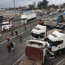 Gobierno anuncia que instruyó a Carabineros para despejar los puntos bloqueados por el paro de camioneros