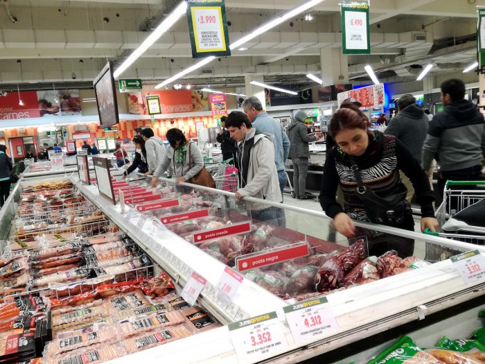 Perú sancionó con millonaria multa a supermercadistas chilenas Ceconsud y Tottus por colusión