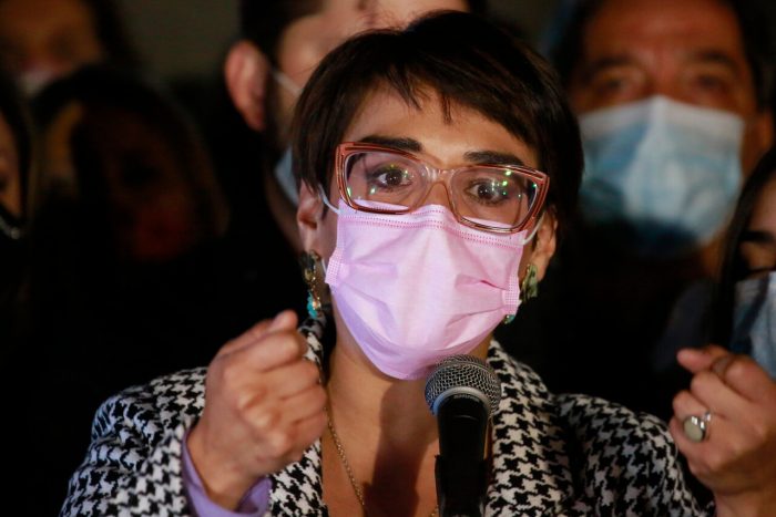 Karina Oliva reparte con ventilador: acusa que otros militantes de Comunes 