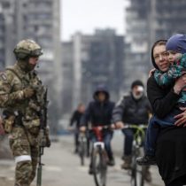 Las niñas y las mujeres viven su propia guerra en Ucrania