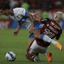 Universidad Católica fue goleado por Flamengo en Brasil y quedó eliminado de la Copa Libertadores