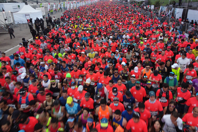 Chilenos Daniel Cortés y Danica Kusanovic ganaron la Maratón de Santiago Chilenos Daniel Cortés y Danica Kusanovic ganaron la Maratón de Santiago