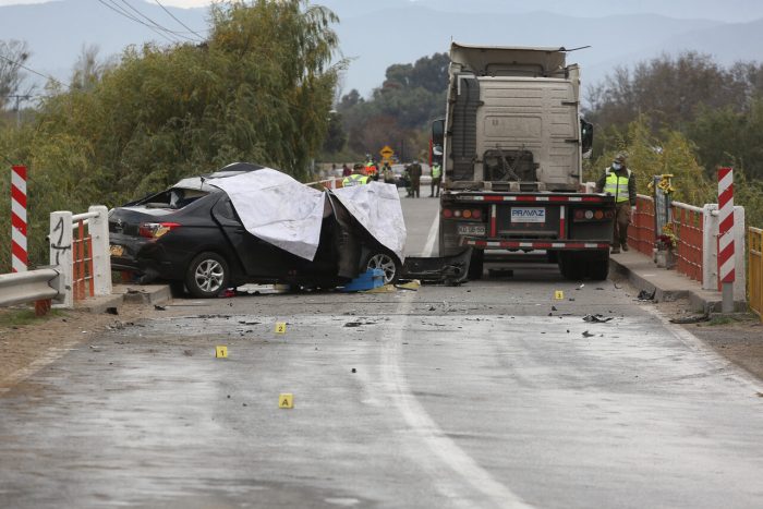 Ascienden a seis los fallecidos tras accidente vehicular entre camión y colectivo en María Pinto