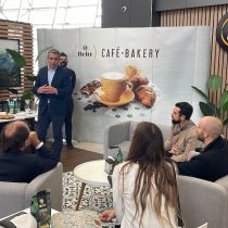 Reconocida cafetería gourmet llega al aeropuerto de Santiago