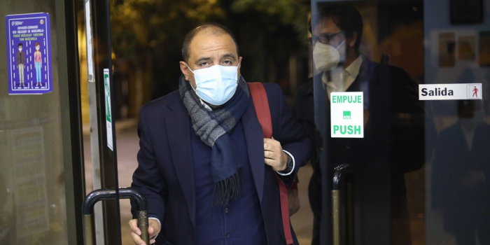 Ministro de Educación condenó hechos de violencia en protestas de secundarios: «Nuestra conversación es solo con quienes lo hagan a través del diálogo» Ministro de Educación condenó hechos de violencia en protestas de secundarios: