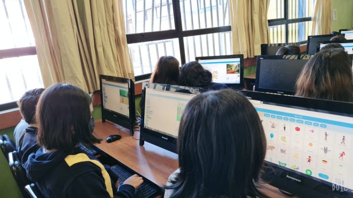 Inician programa de educación digital para niñas, niños y adolescentes