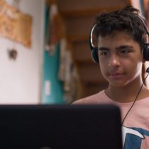Impulsan el acceso y habilidades digitales en familias vulnerables de diversas comunas