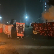 Reportan manifestaciones en Plaza Baquedano: el tránsito se encuentra interrumpido