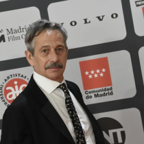 Alfredo Castro triunfó en los Premios Platino y pidió a Boric fondos para cultura