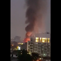 Incendio en cité de Santiago deja dos fallecidos y 50 damnificados