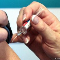 Países se movilizan para conseguir única vacuna contra 