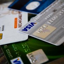Créditos de consumo y utilización de tarjetas de crédito recibirán el mayor impacto tras la histórica alza de tasas del Banco Central