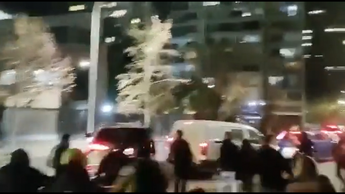 Desde el Gobierno descartaron una funa y a través de una breve declaración, tras visita de Presidente Gabriel Boric a periodista herida en barrio Meiggs