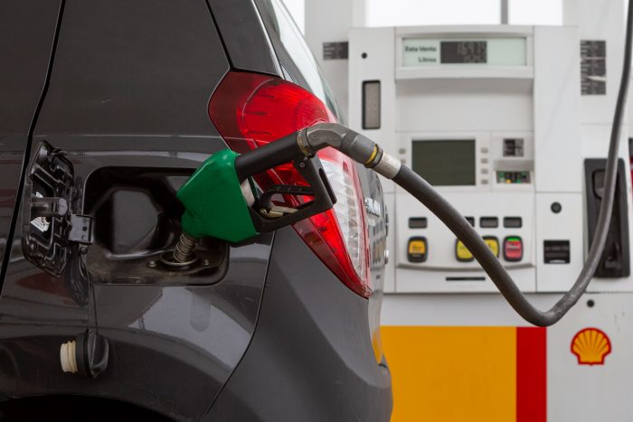 Nueva alza: Enap anuncia que precio de las bencinas subirán 12,3 pesos por litro este jueves