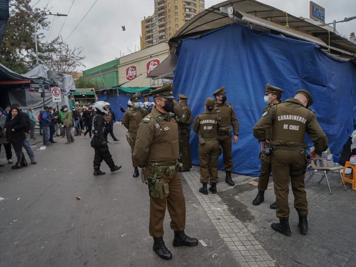 Carabineros y su balance por plan de seguridad en Barrio Meiggs: 170 detenciones y más de 150 toldos retirados Carabineros y su balance por plan de seguridad en Barrio Meiggs: 170 detenciones y más de 150 toldos retirados