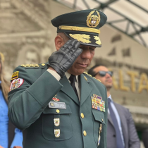 Comandante del Ejército colombiano dejará su cargo antes del cambio de mando: protagonizó disputas con Petro