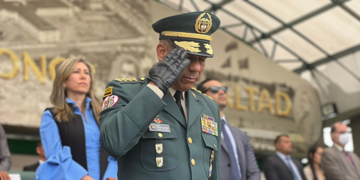Comandante del Ejército colombiano dejará su cargo antes del cambio de mando: protagonizó disputas con Petro Comandante del Ejército colombiano dejará su cargo antes del cambio de mando: protagonizó disputas con Petro