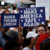Numerosas marchas en EE.UU. exigen mayor control de armas