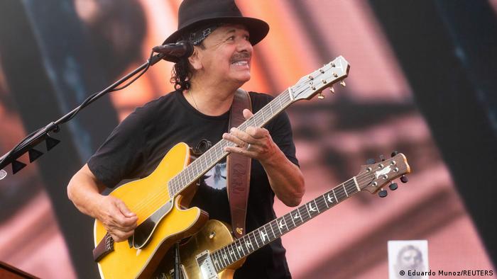 Carlos Santana se desvanece en pleno concierto