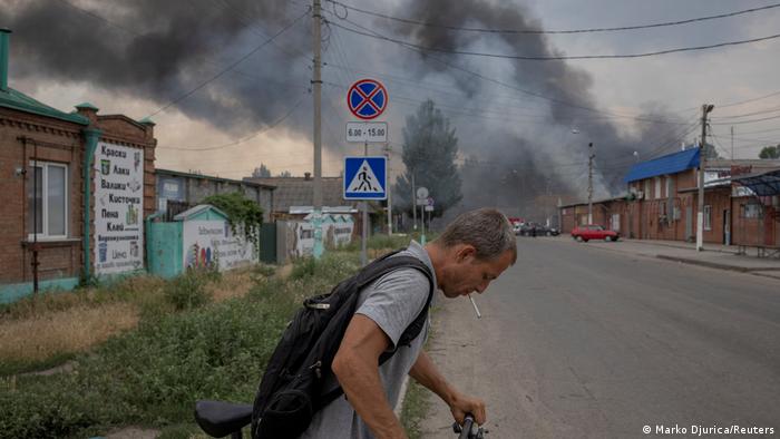 Fuerzas rusas mantienen bombardeo sobre región de Donetsk