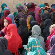 Amnistía Internacional denuncia «represión» de talibanes a mujeres y niñas afganas