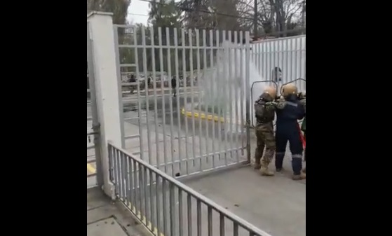 13 ataques en cuatro meses: desconocidos arremeten contra unidad militar en Quinta Normal 13 ataques en cuatro meses: desconocidos arremeten contra unidad militar en Quinta Normal