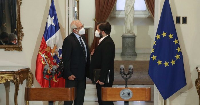 Europarlamentarios solicitan dar más tiempo a Chile para revisar Acuerdo de Asociación con la UE negociado «antes de la nueva Constitución y por un gobierno muy impopular» Europarlamentarios solicitan dar más tiempo a Chile para revisar Acuerdo de Asociación con la UE negociado