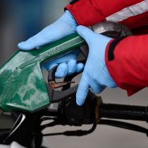Alza histórica en precios de bencinas: Enap informa que subirán $20,5 por litro a partir de este jueves