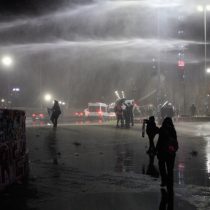 Reportan manifestaciones en Plaza Baquedano: obligó a cortes de tránsito y cierre de estación de Metro