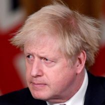 Los ministros de Johnson le pedirán en breve que dimita, según la BBC