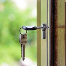 Aspectos clave a considerar antes de comprar una propiedad en el extranjero