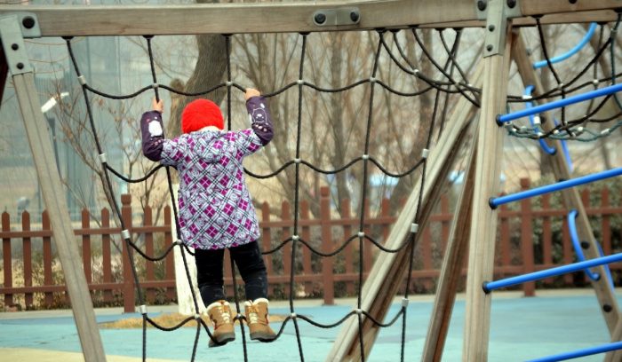 Niños y niñas en casa: expertos recomiendan qué hacer durante las vacaciones de invierno Niños y niñas en casa: expertos recomiendan qué hacer durante las vacaciones de invierno