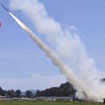 China sacude el Estrecho de Taiwán con prácticas de disparo de misiles
