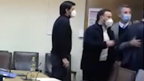 No es la primera vez: comisión de Ética sanciona a de la Carrera con censura y rebaja de dieta parlamentaria por agresión a su par Manouchehri