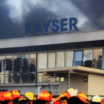 Cámara de Diputados crea comisión investigadora por incendio que dejó cinco muertos en bodega de empresa Kayser en el estallido social 