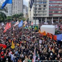 Brasileños buscan frenar a Bolsonaro antes de elecciones