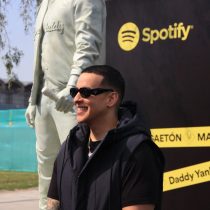 Inauguran estatua de Daddy Yankee en el Estadio Nacional