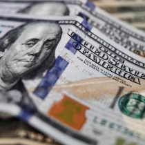 Dólar vuelve a caer bajo los $790 por alza de precio del cobre
