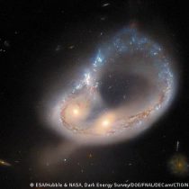 Telescopio espacial Hubble capta la inusual fusión entre dos galaxias