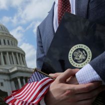 Elecciones de mitad de mandato: cruciales para Estados Unidos, para la democracia y para un mundo incierto