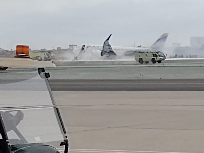 Dos muertos en choque de avión LATAM con camión en aeropuerto de Lima