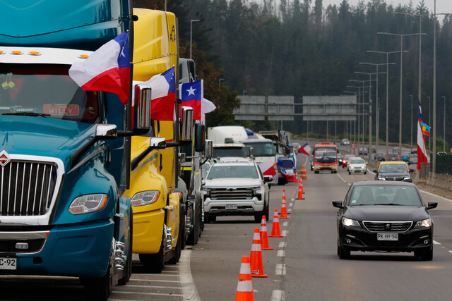 Gobierno logra destrabar parte del paro de camioneros: CNTC y FedeQuinta aseguran que «las carreteras quedarán hoy habilitadas» Gobierno logra destrabar parte del paro de camioneros: CNTC y FedeQuinta aseguran que