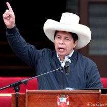 Tras llamado a disolver el parlamento, Congreso de Perú destituye a Pedro Castillo por «permanente incapacidad moral»