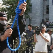 Irán ejecuta al primer condenado a muerte por participar en las protestas