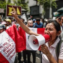 Perú: se registran manifestaciones y saqueos en Lima tras destitución de Pedro Castillo