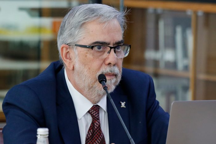 Exrector de la Usach sale al paso por permiso laboral de Elisa Loncon: «Está en todo su derecho a pedirlo» Exrector de la Usach sale al paso por permiso laboral de Elisa Loncon: